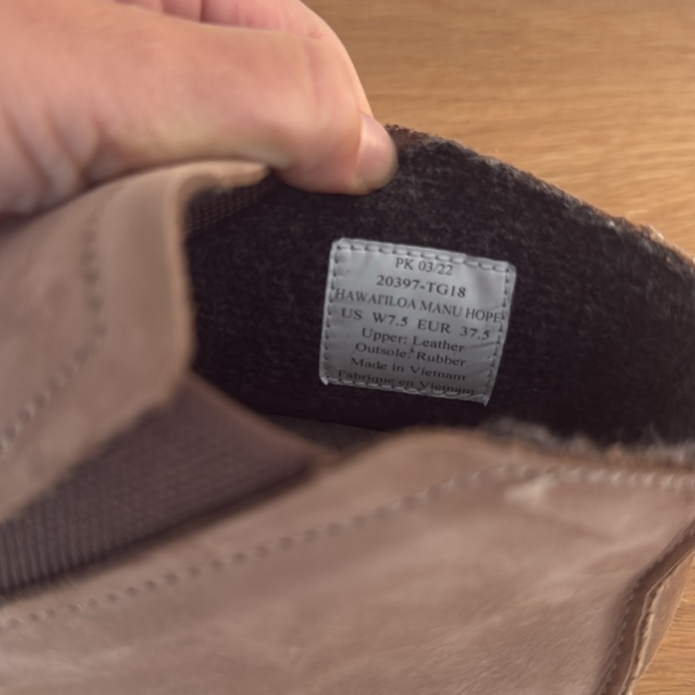 OluKai HAWAPILOA MANU HOPE women’s booties - Picture 2 of 4